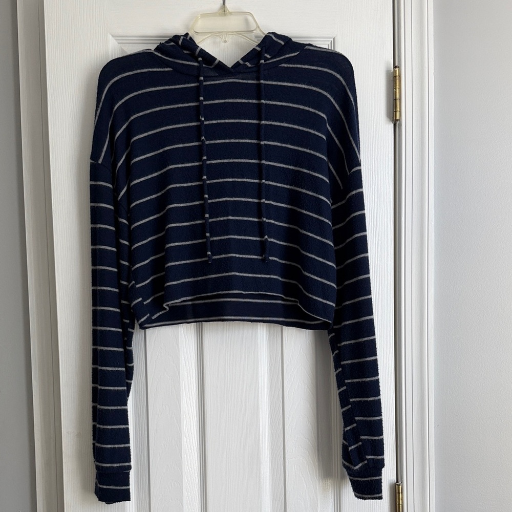 Striped Navy Cropped Hoodie Sweatshirt Junior’s Medium